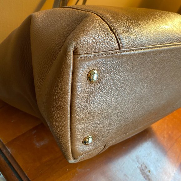 Michael Kors Tan W/Gold Hardware Pebble Leather Bag - Picture 8 of 15